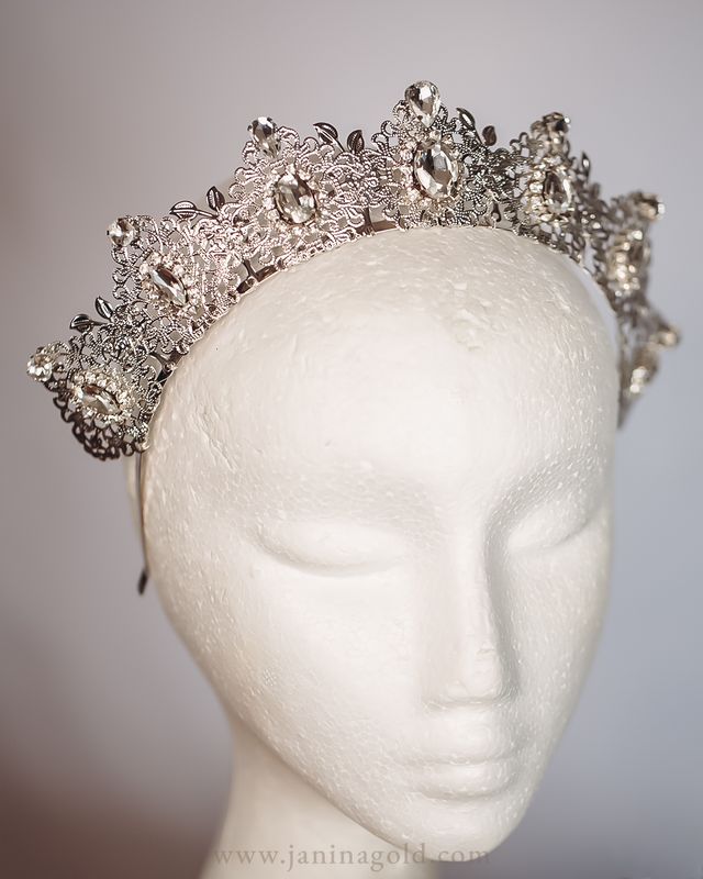 Silver Duchess Crown
