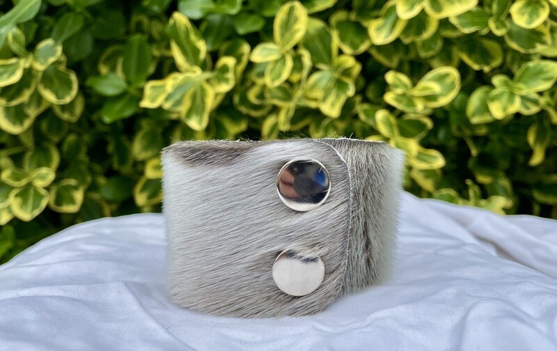 Sealskin Cuff- Natural Straight