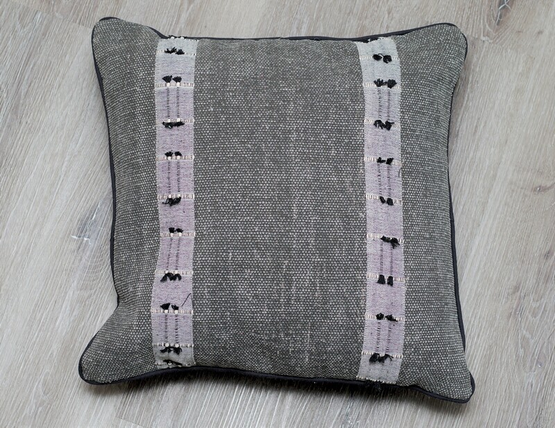 Ciara Cotton Pillow W/ Tassels, Black 20x20