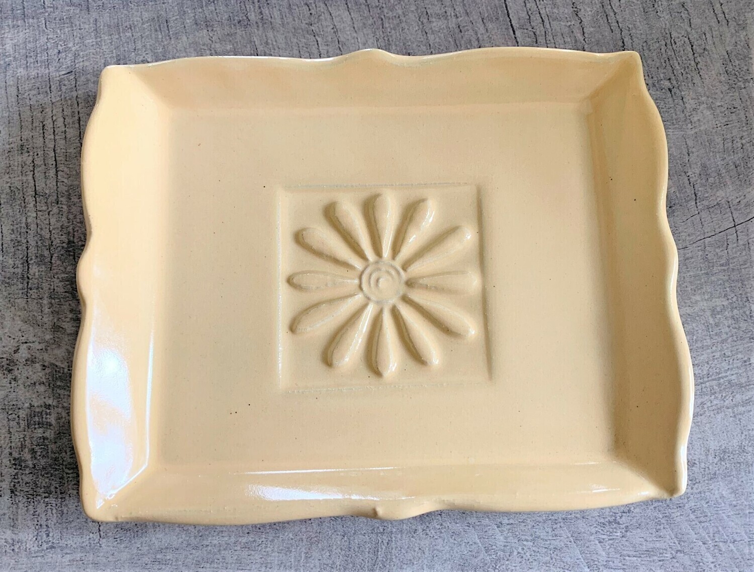 Daisy Soap Dish - Butter