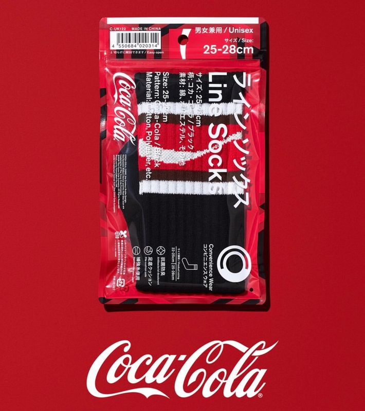 FamilyMart Coca Cola 可口可樂 限量間條襪 (黑底) 22-25cm