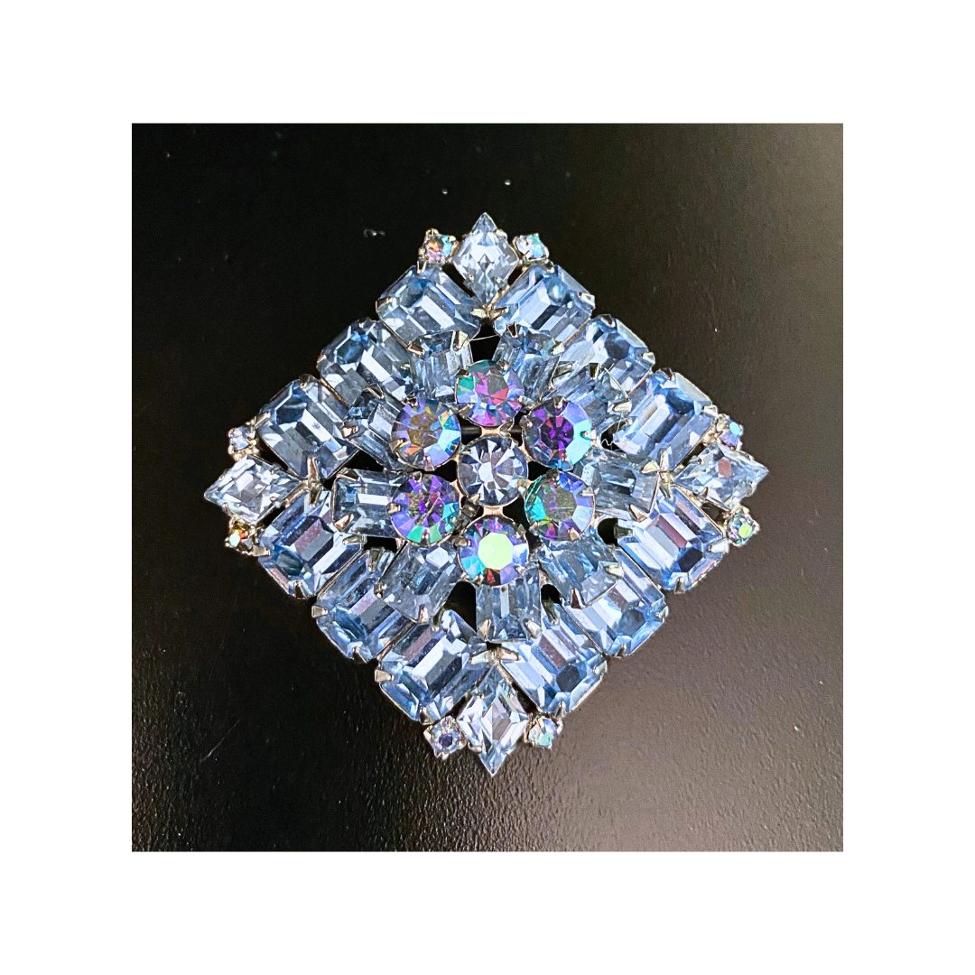 WEISS Vintage Rhinestone Brooch Pin