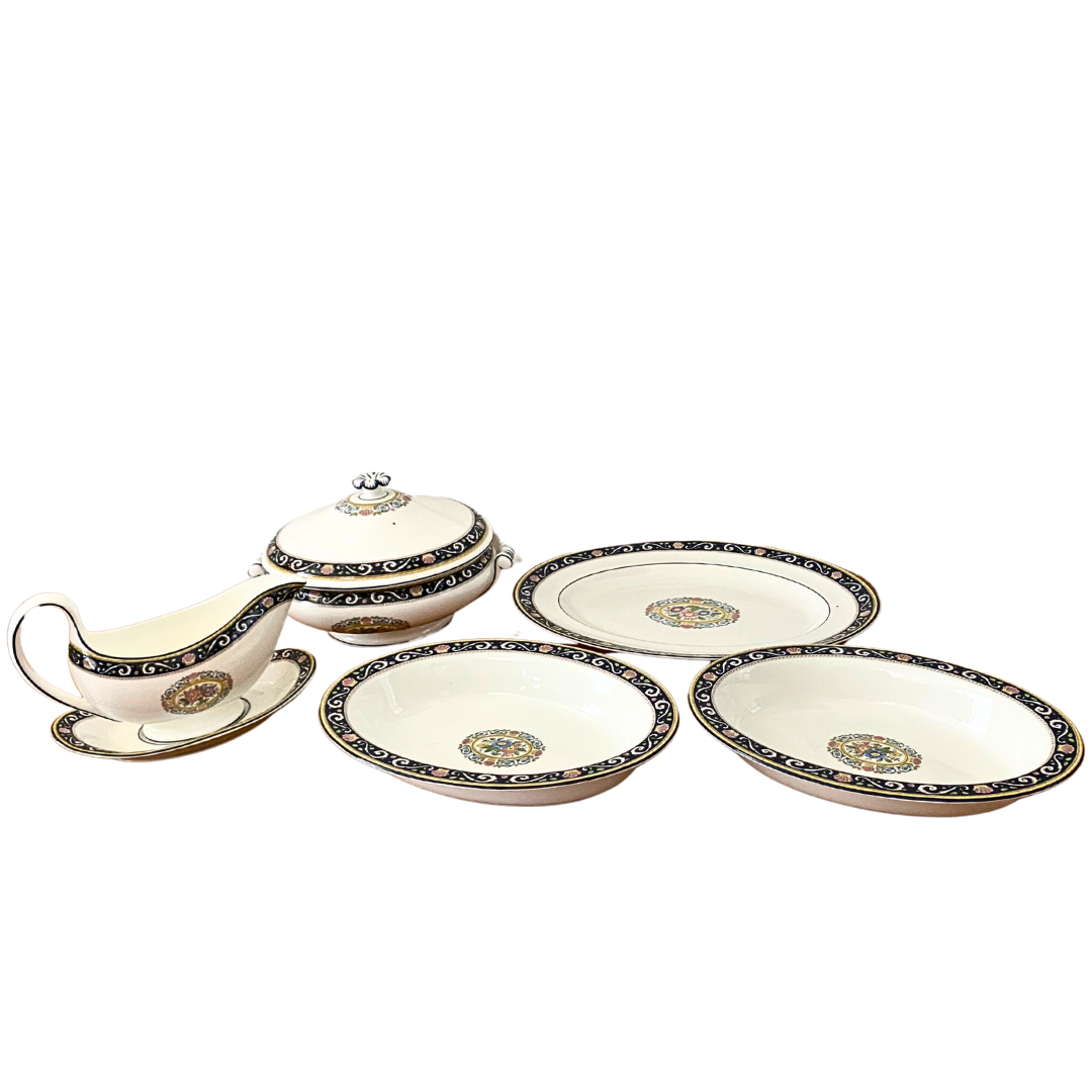 Wedgewood Runnymede Blue Design Serving Set of 5