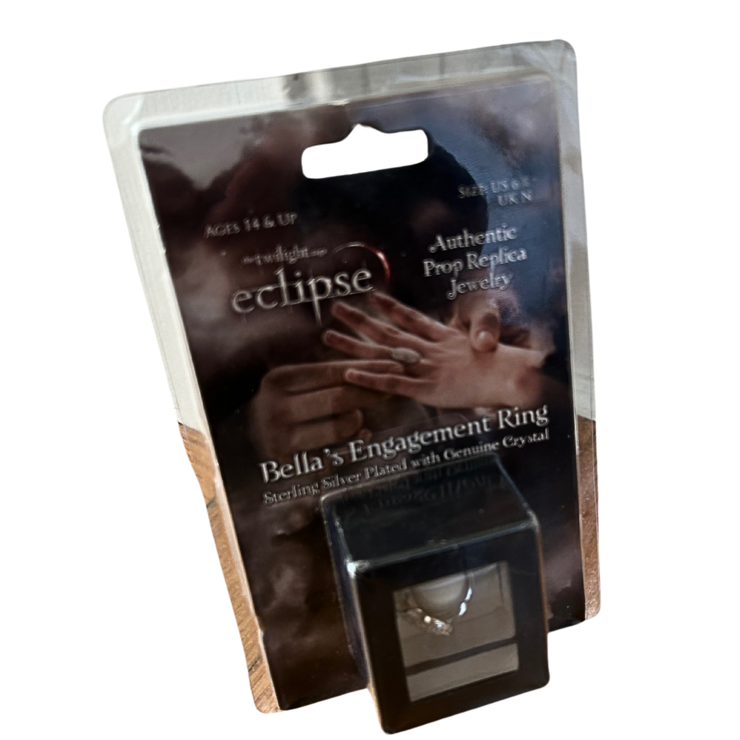 Twilight Saga Eclipse Bella&#39;s Engagement Ring NECU 2010 Prop Jewelry