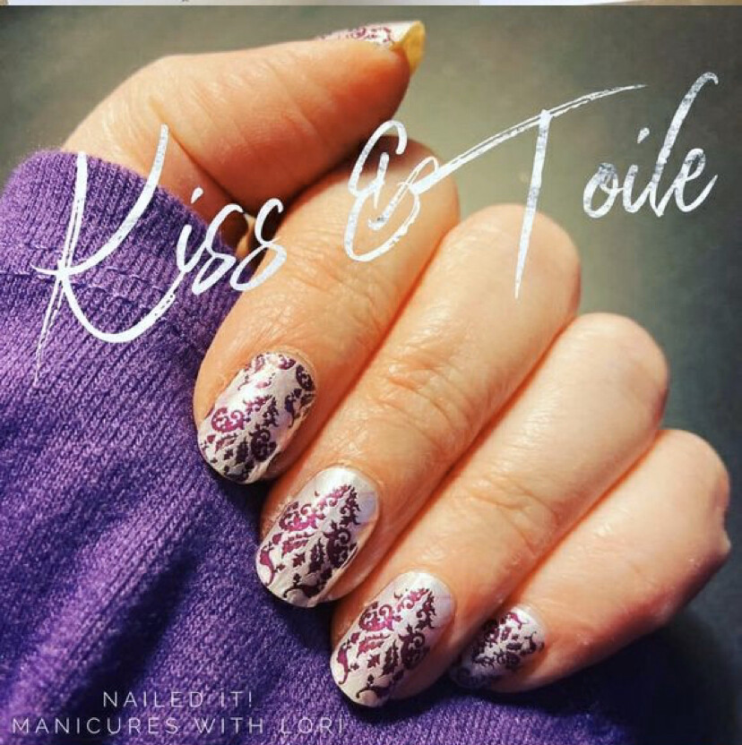 Kiss And Toile 