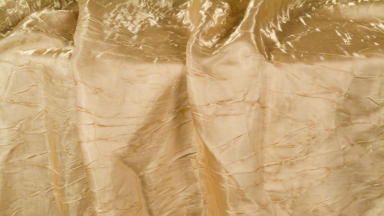 Beige/Gold Iridescent Crush 132" Round