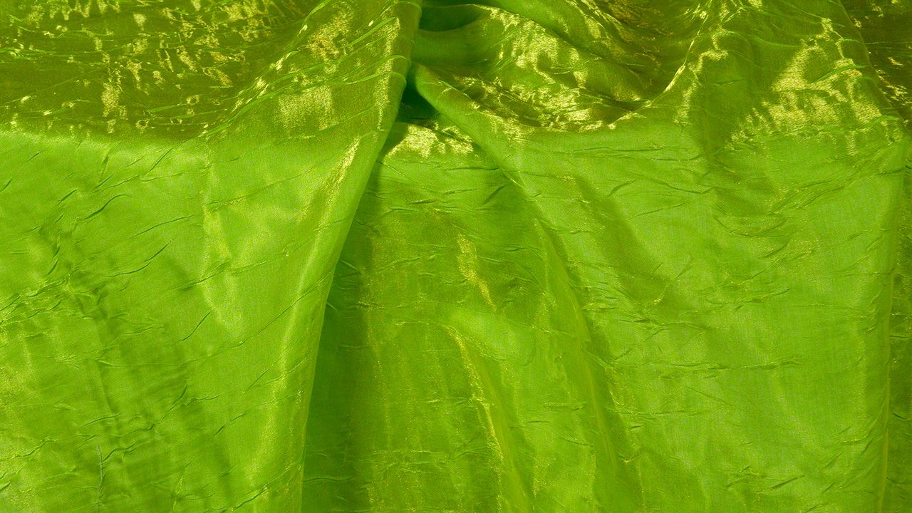 Lime Iridescent Crush 120" Round