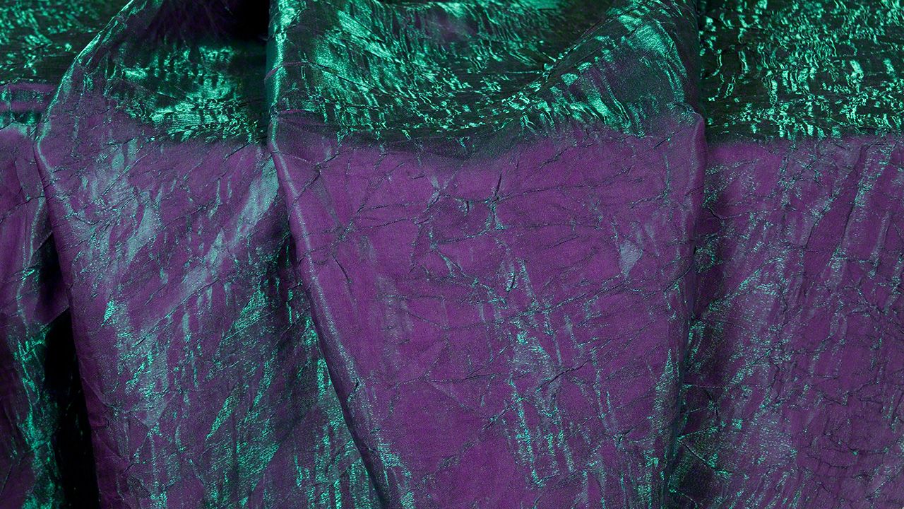 Purple Iridescent Crush 132" Round