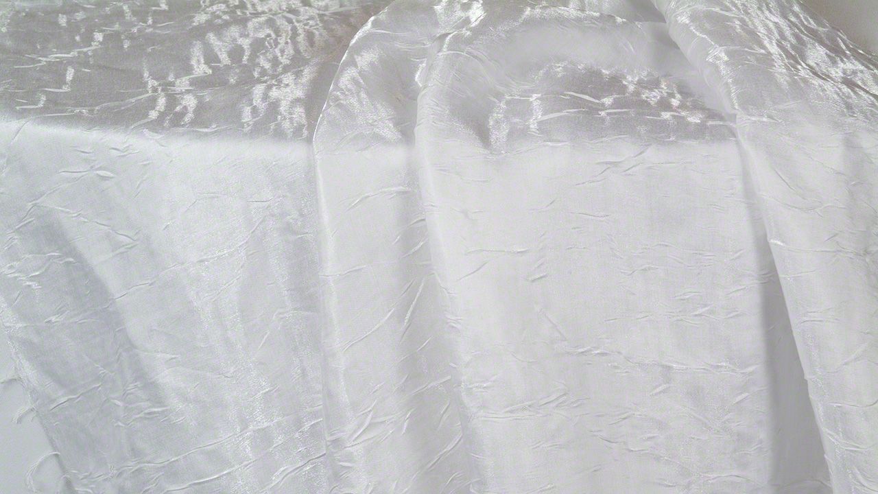 White Iridescent Crush 132" Round