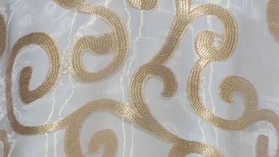Gold Manhattan Sheer 120" Round