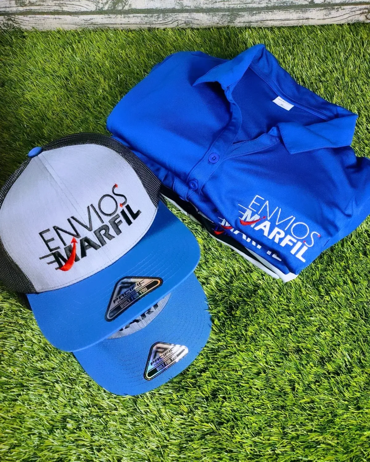 OFERTA POLOS (6) Y GORRAS (6)