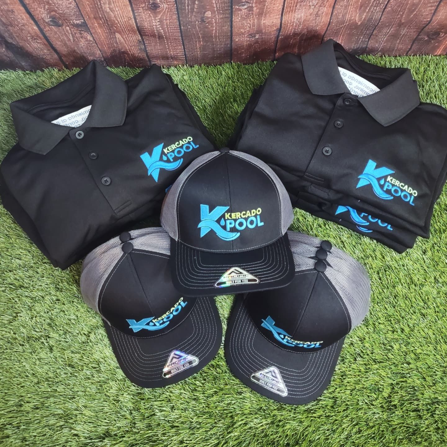 OFERTA POLOS (6) Y GORRAS (6)