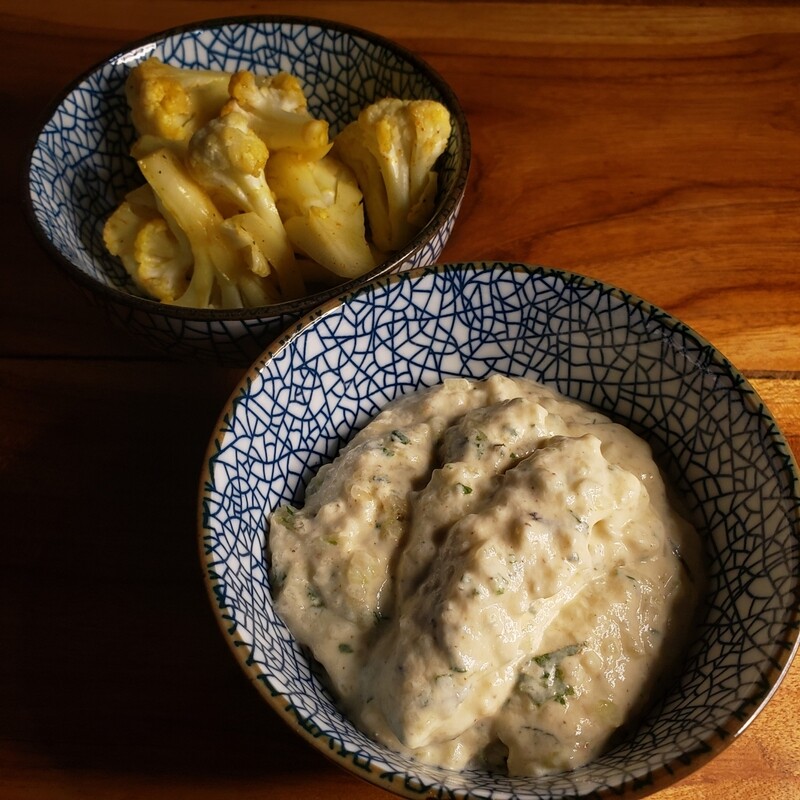 Keto raita dip, coriander and mint, curry cauliflower dips.V, Gf, k