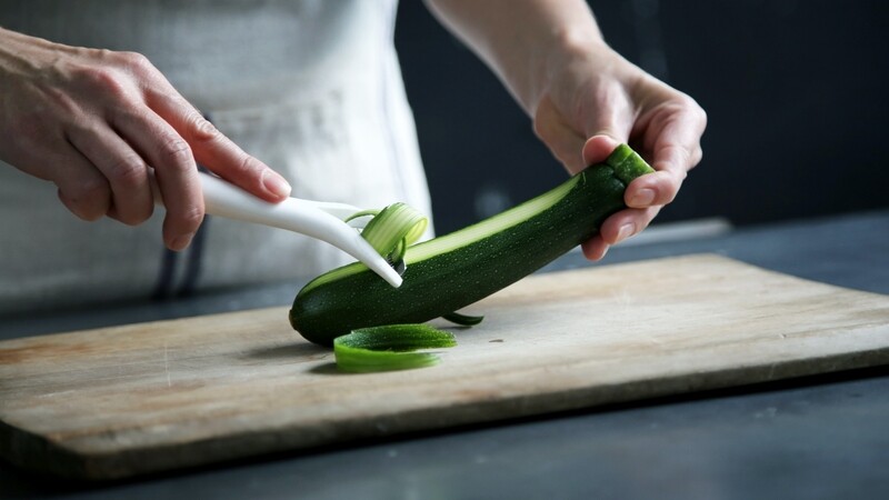 Zucchinis tagliatelle, light vodka tomato sauce, crushed tomatoes and capper salsa fresca
V, vi, gf, lf, k