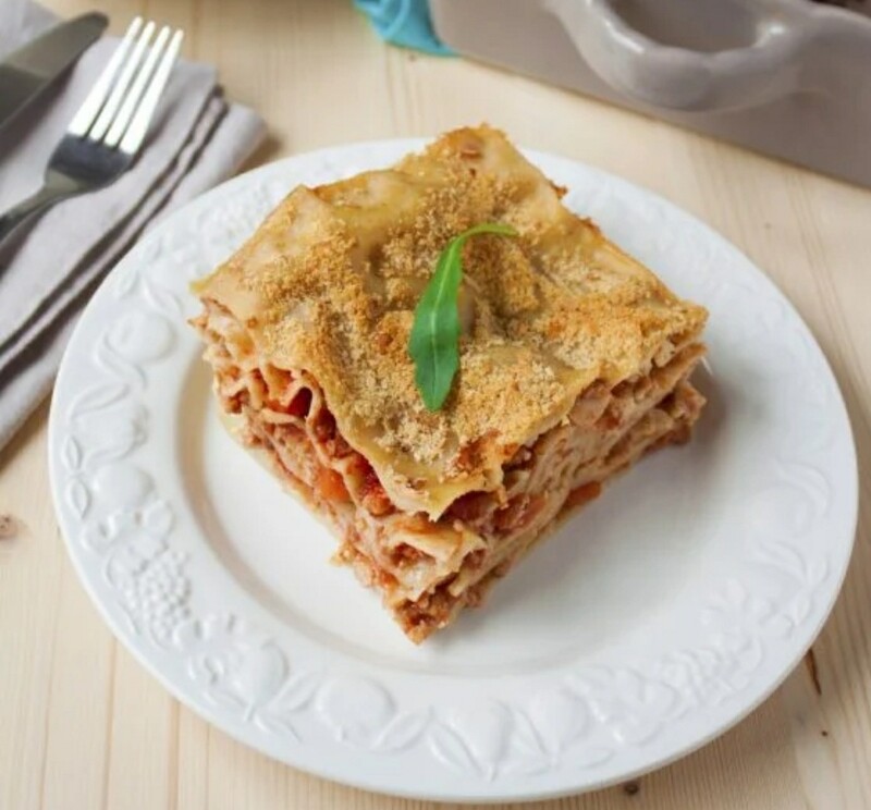 Vegan Bolognese lasagna, mixed green salad
V,vi, lf