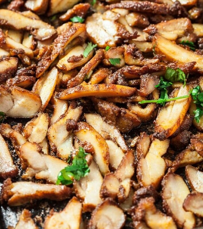 chicken shawarma, low carb Arabic bread, tomatoes, cucumbers, cilentro and red onion, Lebanese Laban Cucumber keto Sauce. 
Gf, k