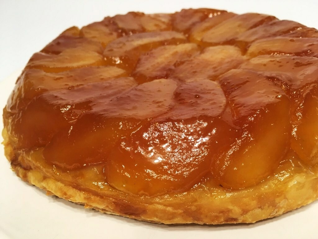 Tarte Tatin
Upside down tart made with caramelized apples, served with a sweet mouted sour cream. Tarte Tatin
Upside down tart made with caramelized apples, served with a sweet mouted sour cream.