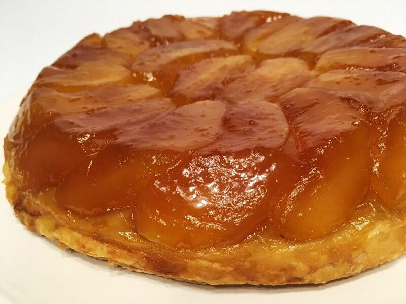Tarte Tatin
Upside down tart made with caramelized apples, served with a sweet mouted sour cream. Tarte Tatin
Upside down tart made with caramelized apples, served with a sweet mouted sour cream.