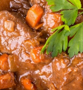 French Pot Roast. 
Gf, Lf, k
Slow braised beef shank, cooked in white wine and rich beef bouillon layered with vegetables and aromatics. Crunchy roasted radishes, herb, and vinegar relish.
Gf, lf, k