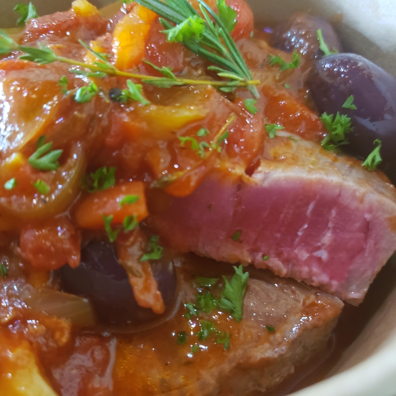 Basque Pipérade with Seared Tuna Steaks. Gf, lf, k(cauliflower rice)
Seared tuna steaks in a mildly spicy onions, peppers, and tomato sauce over a long grain white rice.