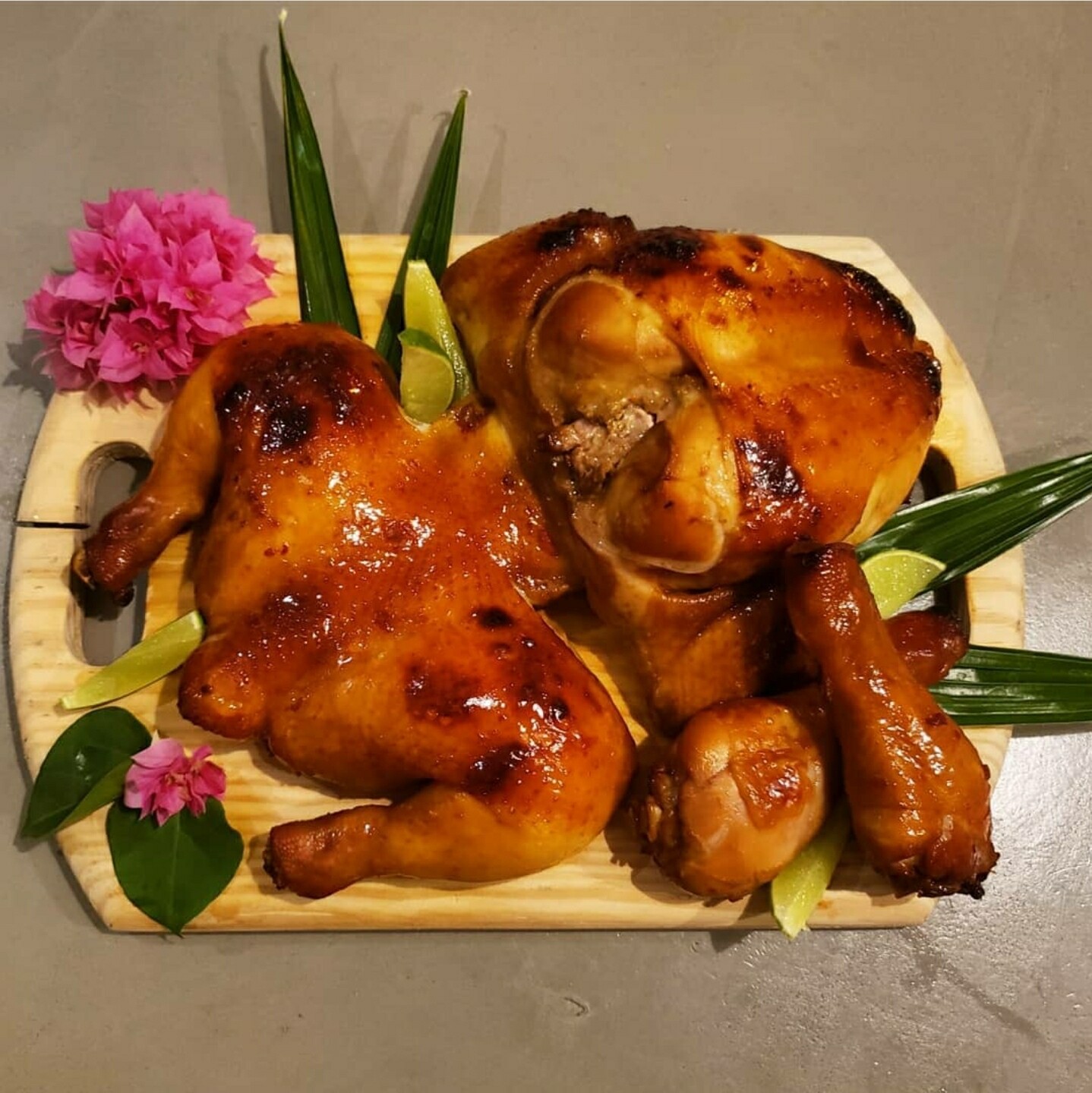 honey and goji bay glazed roasted chicken, asian slaw,  green mango, teriyaki, citrus dressing. 
Lf, gf