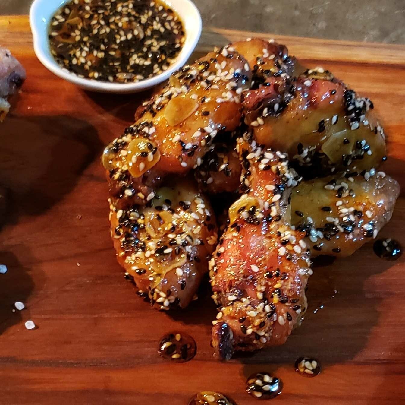 Korean chicken wings. 12 pieces 
Honey, garlic and bamboo smoked sesame. 
Gf, lf