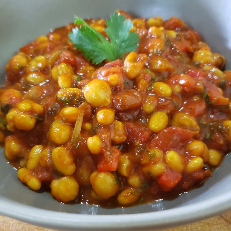 Chakalaka, spicy south African tomato bell peppers onions chick peas and white beans dip, served with fried plantain chips.
v, vi, gf, lf