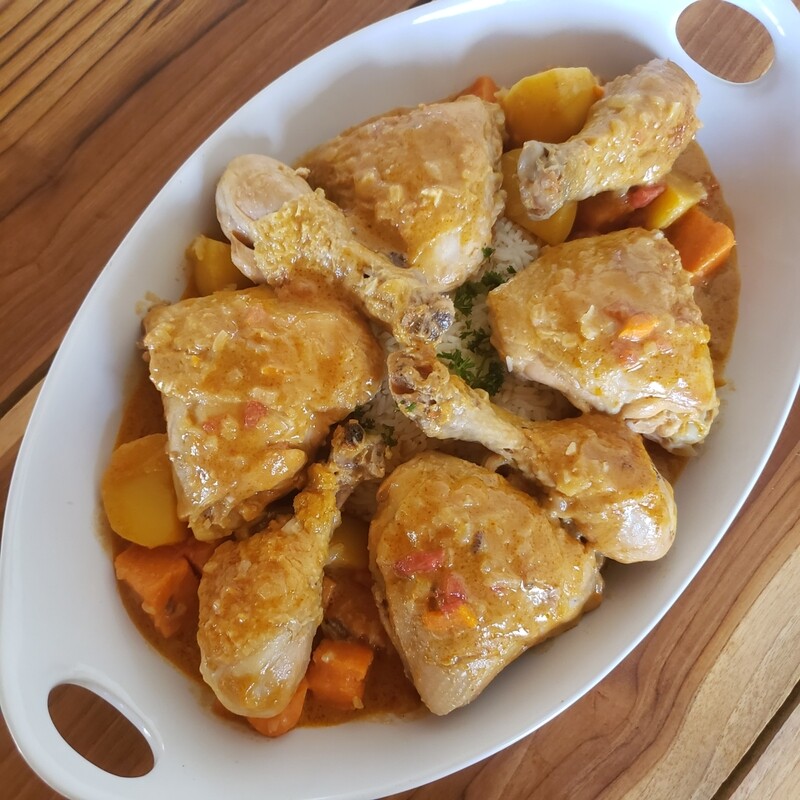 Chicken mafet, Senegales peanut and chicken stew served over white basmari rice.
Gf, lf