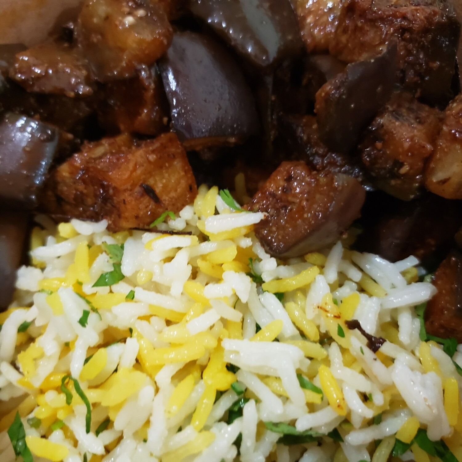 Stewed south african eggplant in braai spice rub served with cardamum and white basmati rice.
v, vi, gf, lf, k