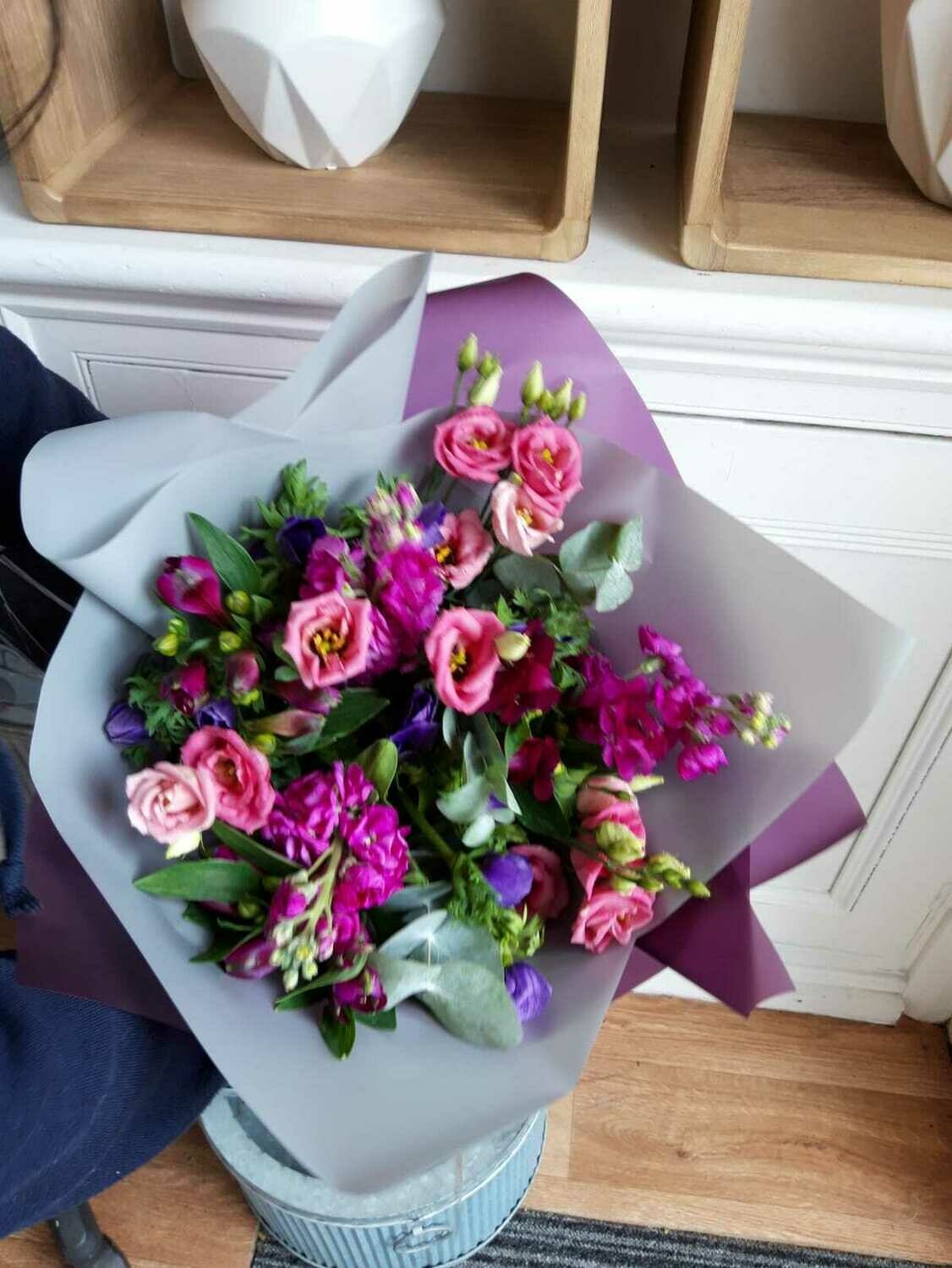 Tied posy