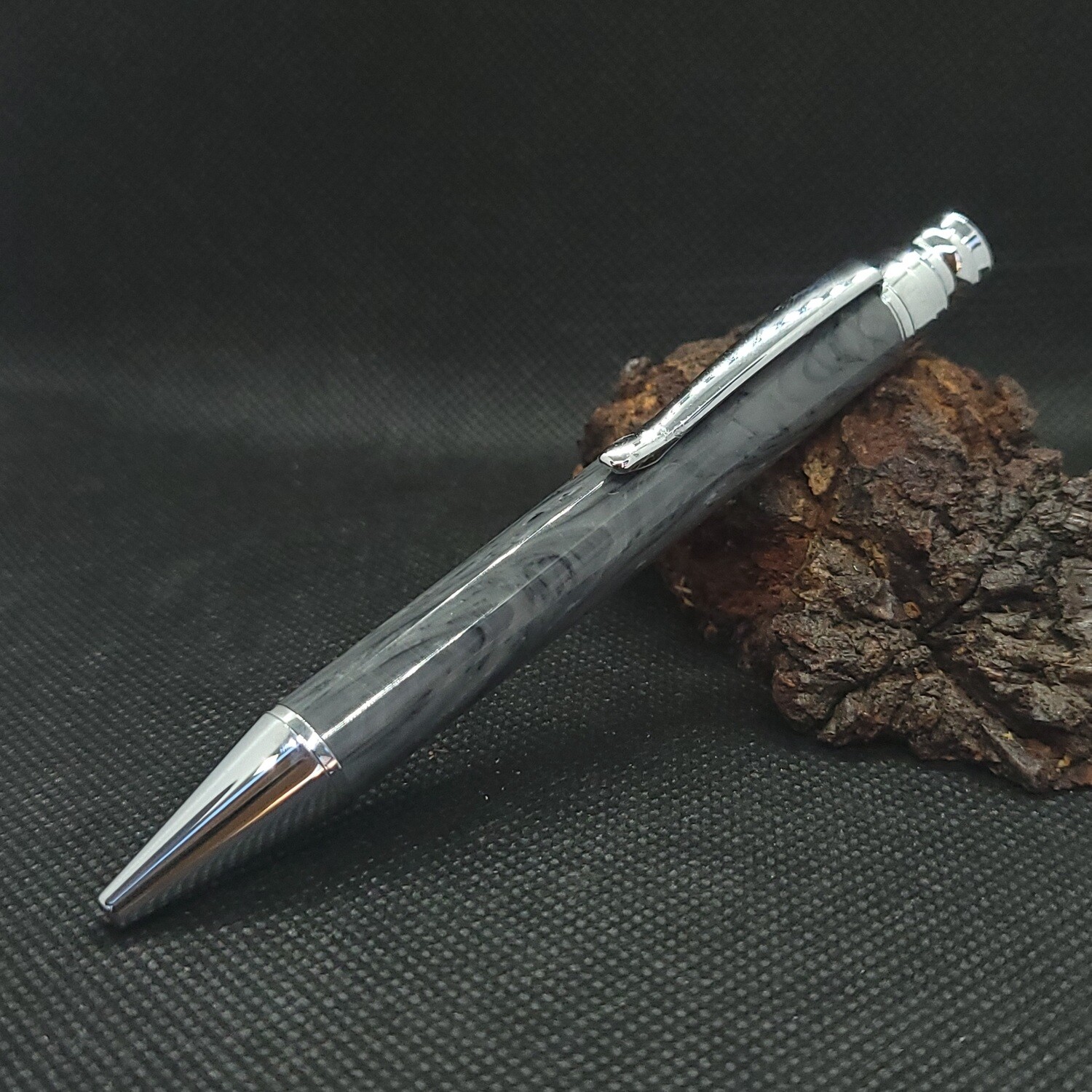 Capstone ballpoint pen