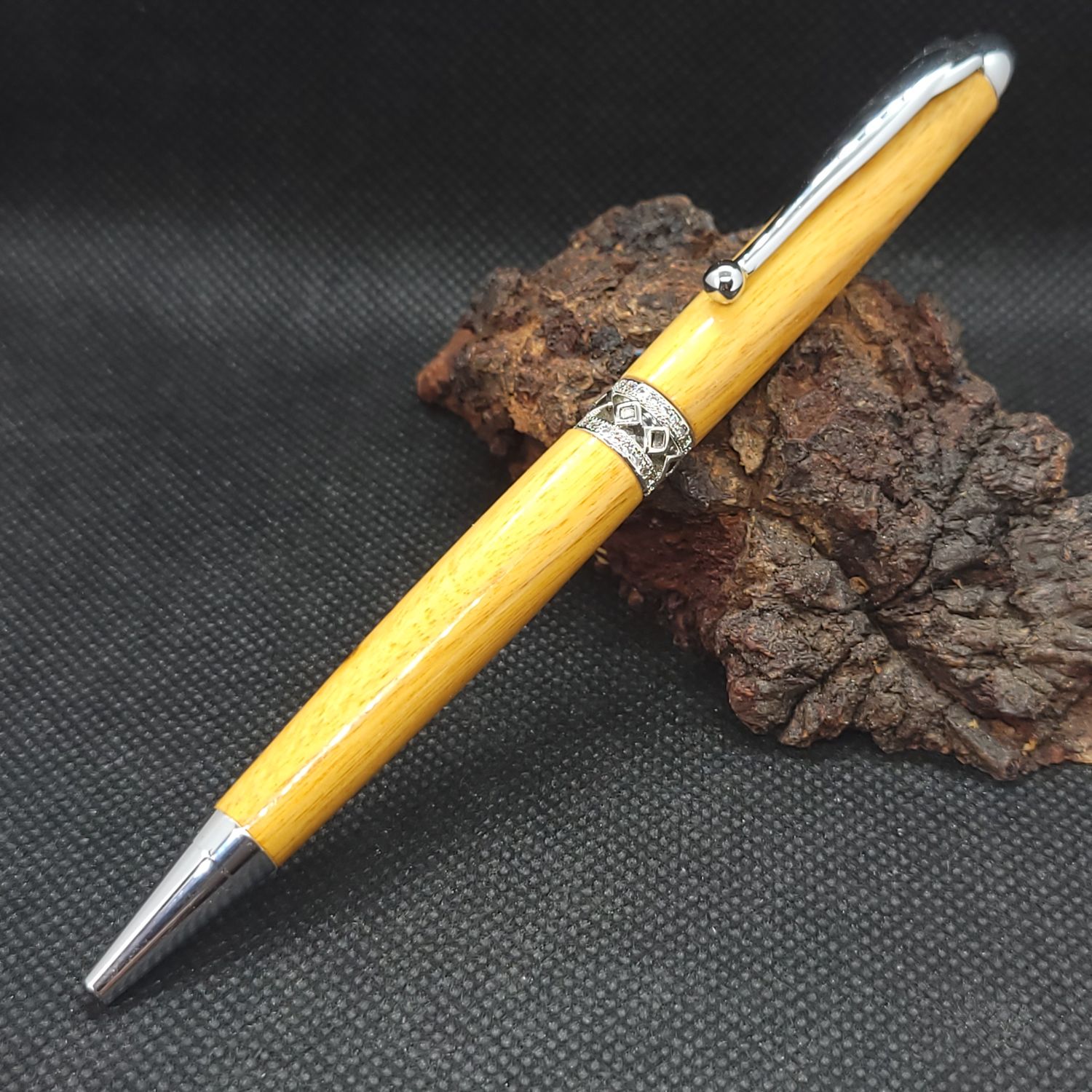 Streamline ballpoint pen
