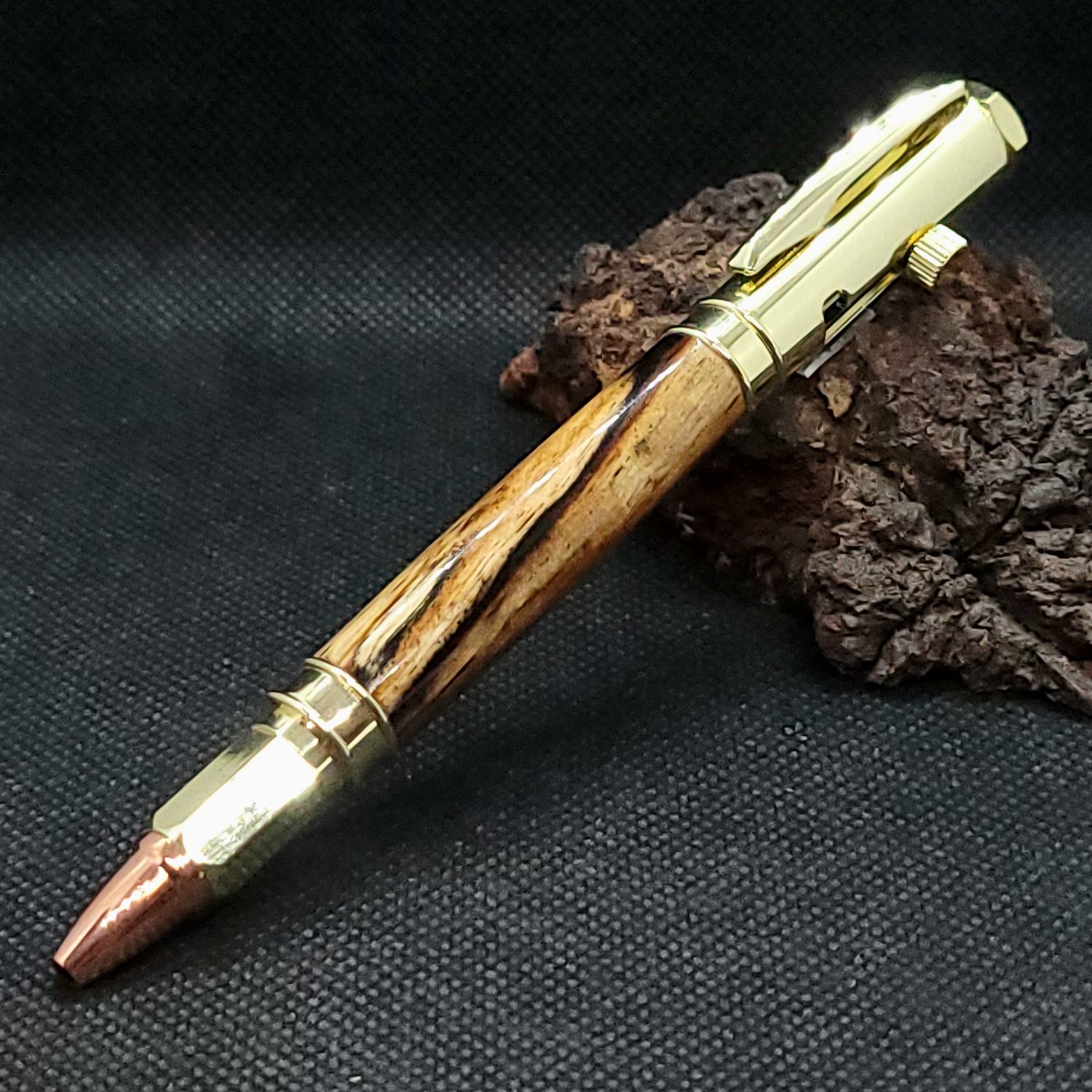 Stylo-bille hexagonal