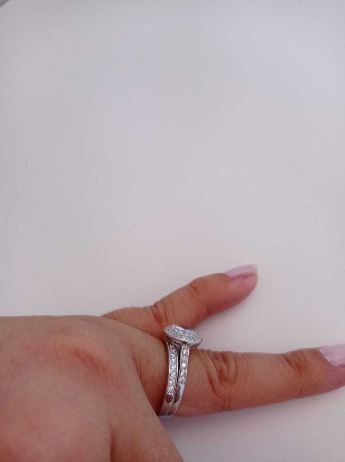 Anillo en Oro Blanco 18k  con Diamante*