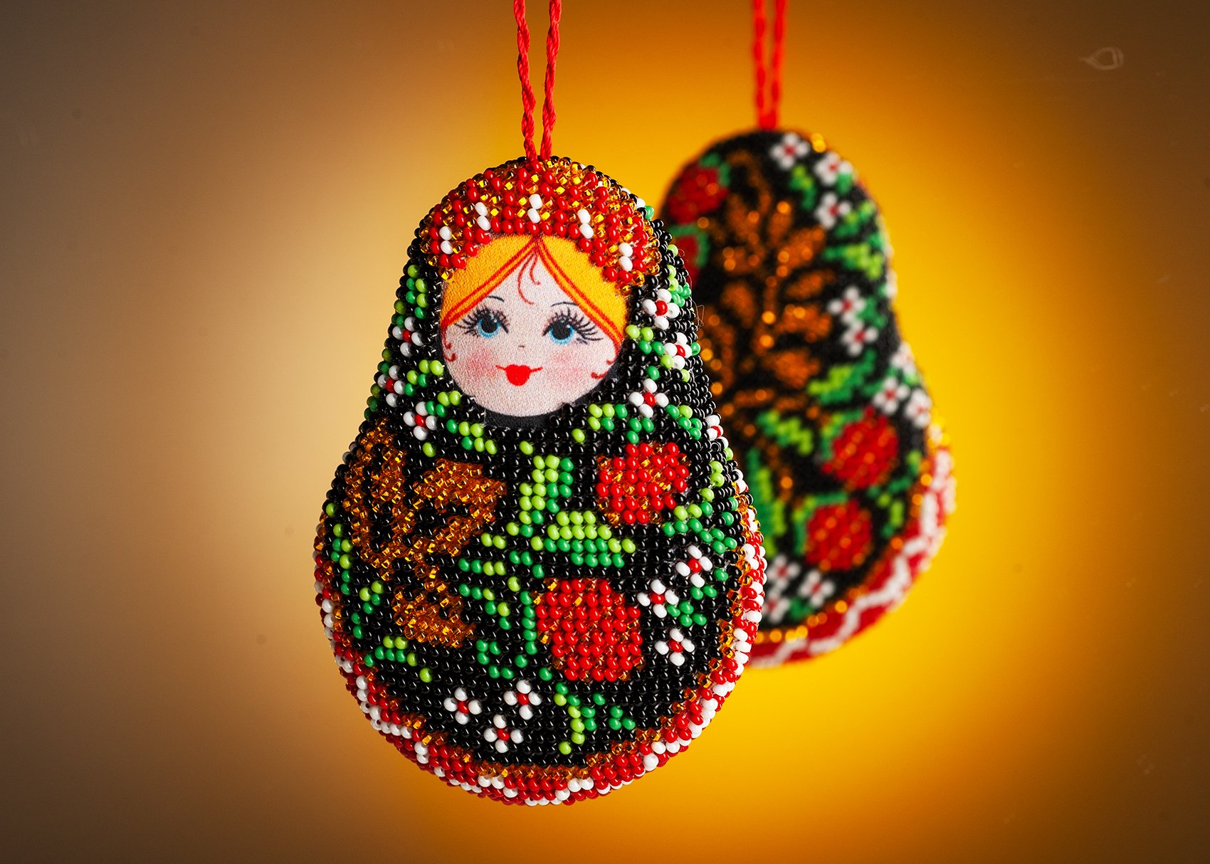 Радуга бисера матрешка. Брошь матрешка бисер. Наумова ольга бисер. Вышивка крестом b541. Радуга бисера матрешки.