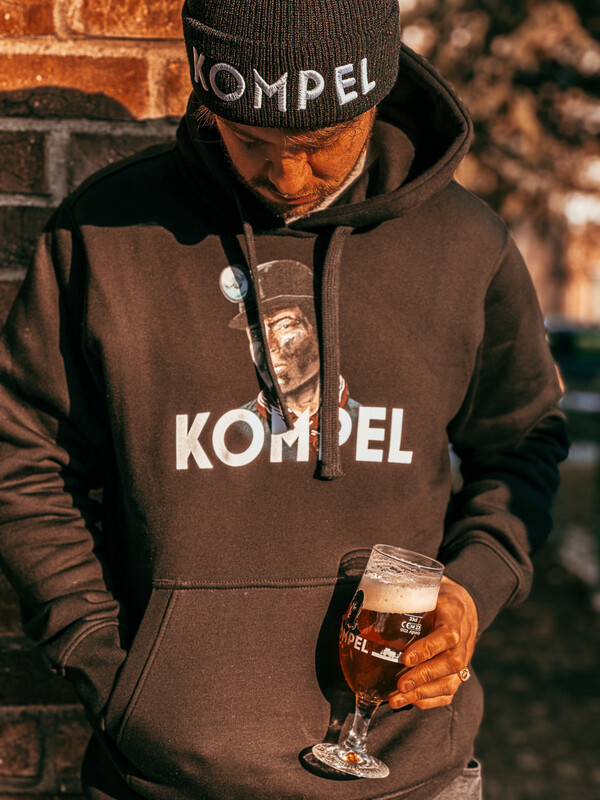 Kompel Hoodie (Zwart)