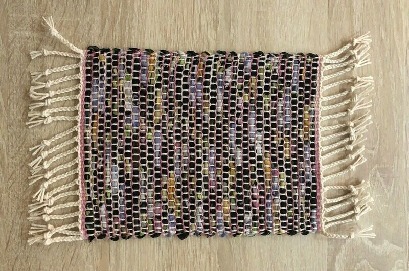Tapis mini "Ehuna" noir/rose