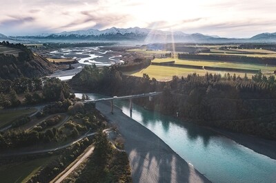 Waimakariri Gorge Bridge, New Zealand Waimakariri Gorge Bridge, New Zealand