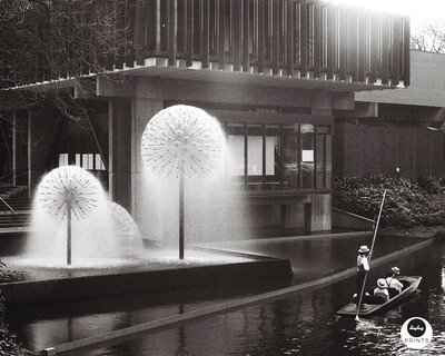 Punting on the Avon River, Christchurch, Canterbury New Zealand (Warm Breeze)