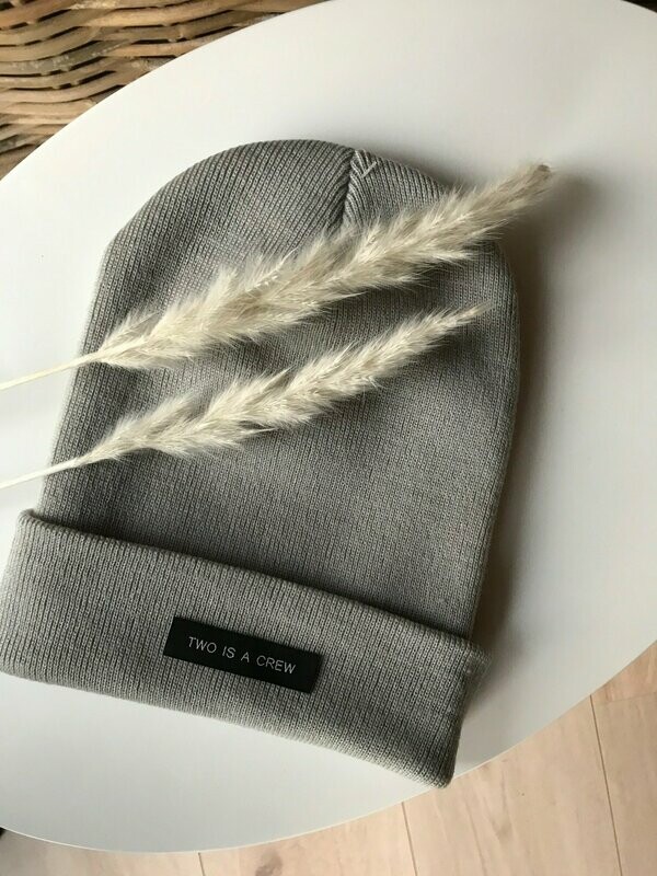 Beanie "TWO IS A CREW"