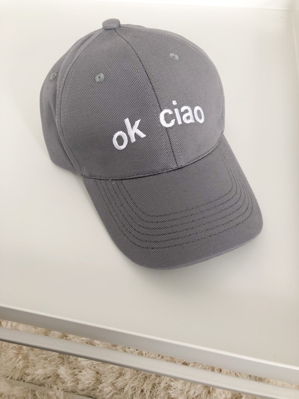 Cap Cap "ok ciao" grau