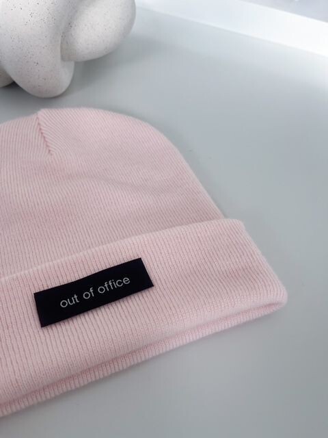 Beanie "out of office"