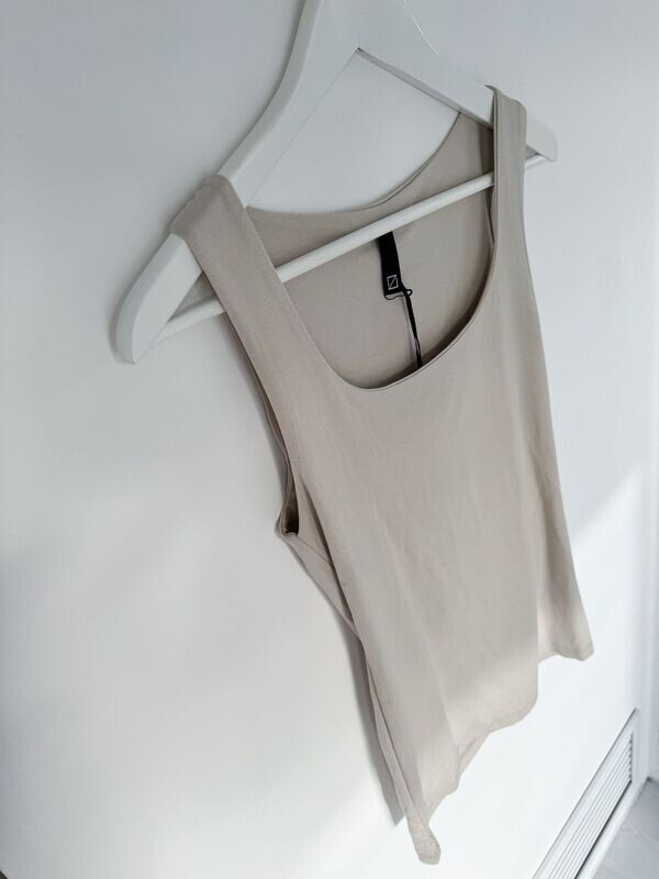 Stylisches Top in sand