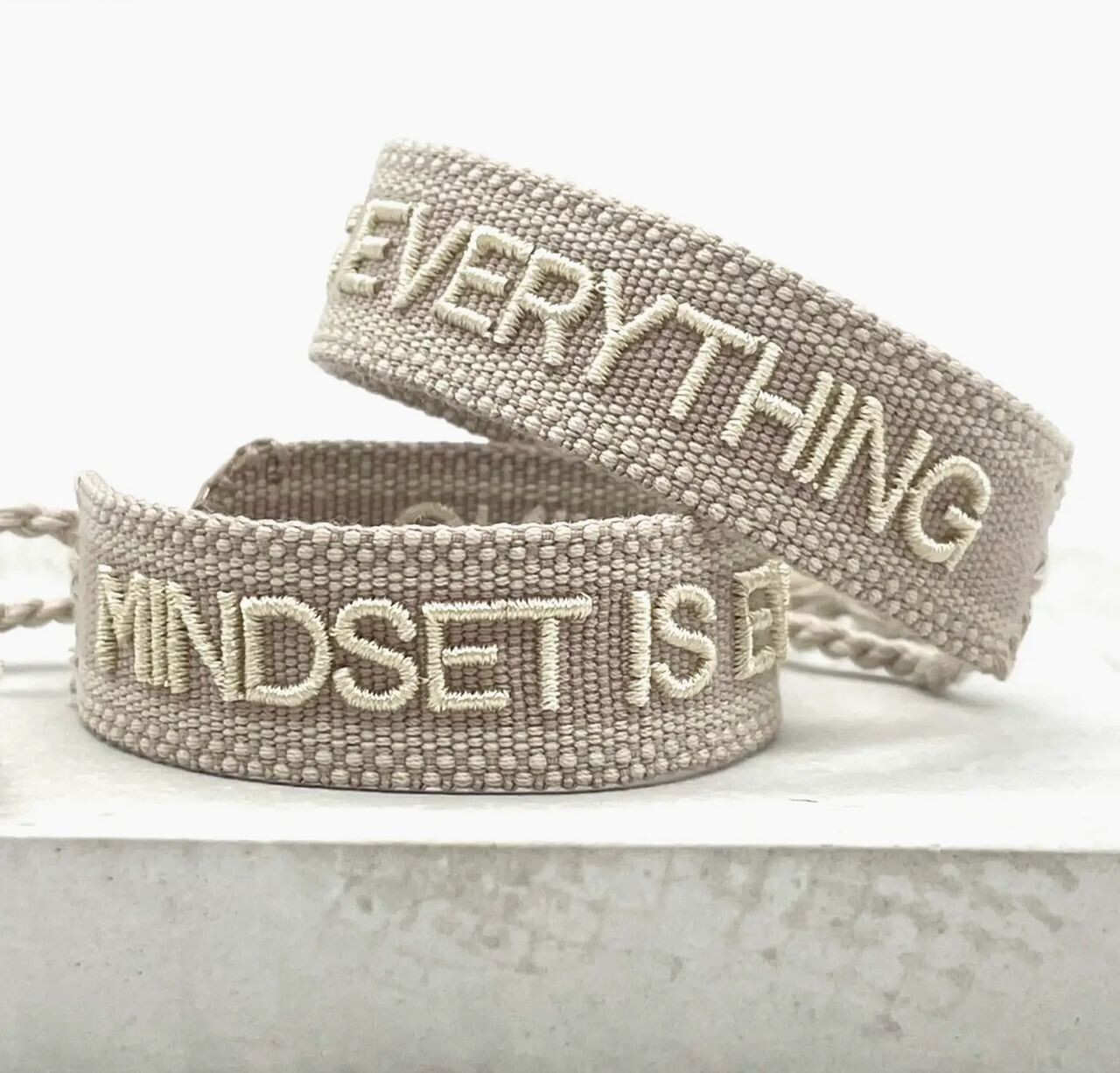 CANVAS Armband "Mindset is everything" beige