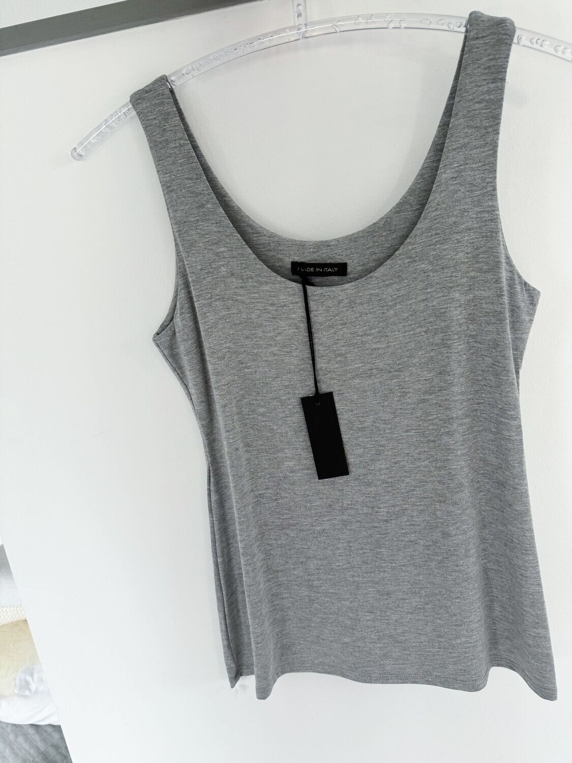 Stylisches Top in hellgrau