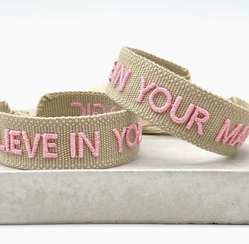 CANVAS Armband "Believe in your dreams"