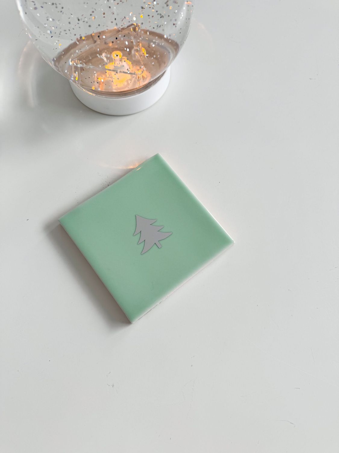 Dekokachel - "Tannenbaum" - hellgrün