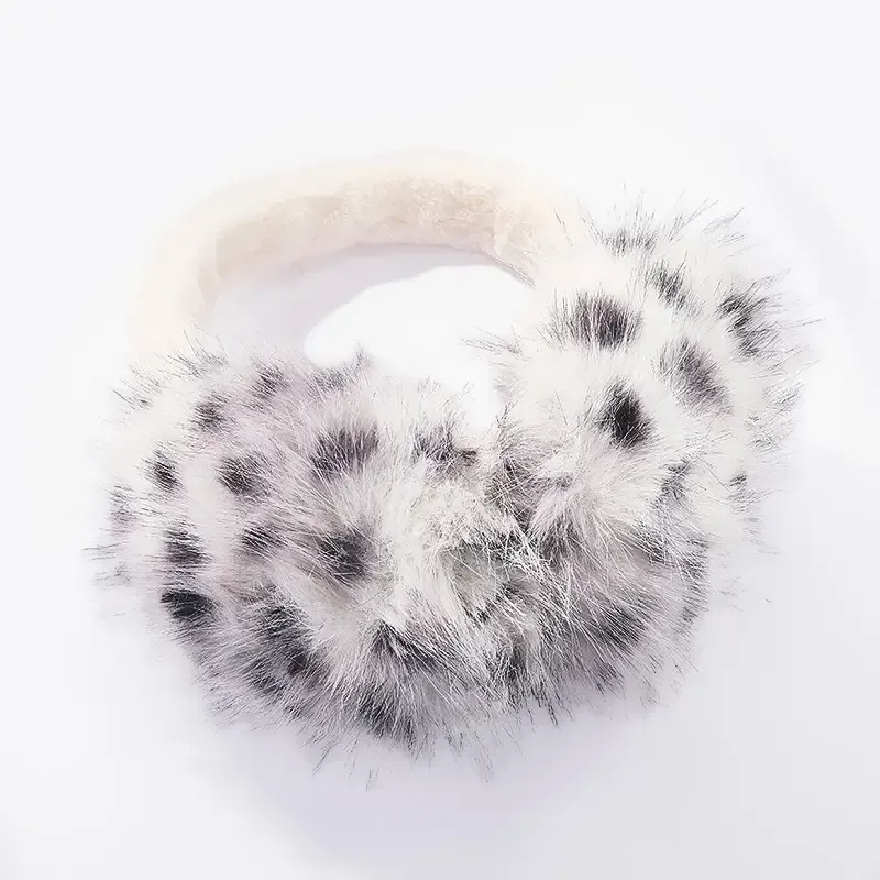 Leopardenohrschützer aus Kunstfell