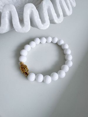 Armbänder und Ketten