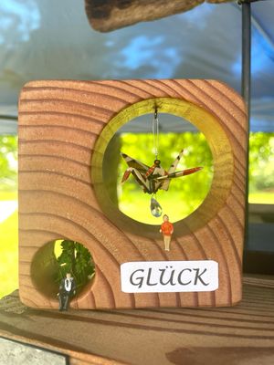 „ Wo das Glück beginnt „ - Durchblick 1